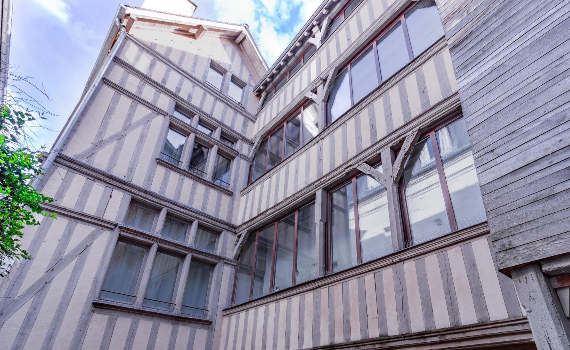 Le 13 Elegant Apartment Troyes